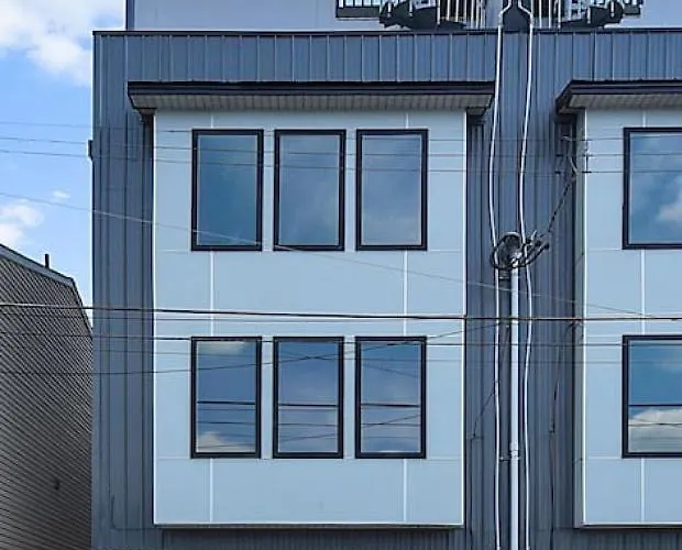 Hostwise - The Charlotte - Rooftop Patio, Garage Parking, Prime Location, Large 3 Story Holiday home *