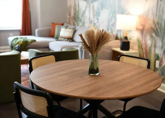 Hostwise - The Charlotte - Rooftop Patio, Garage Parking, Prime Location, Large 3 Story *